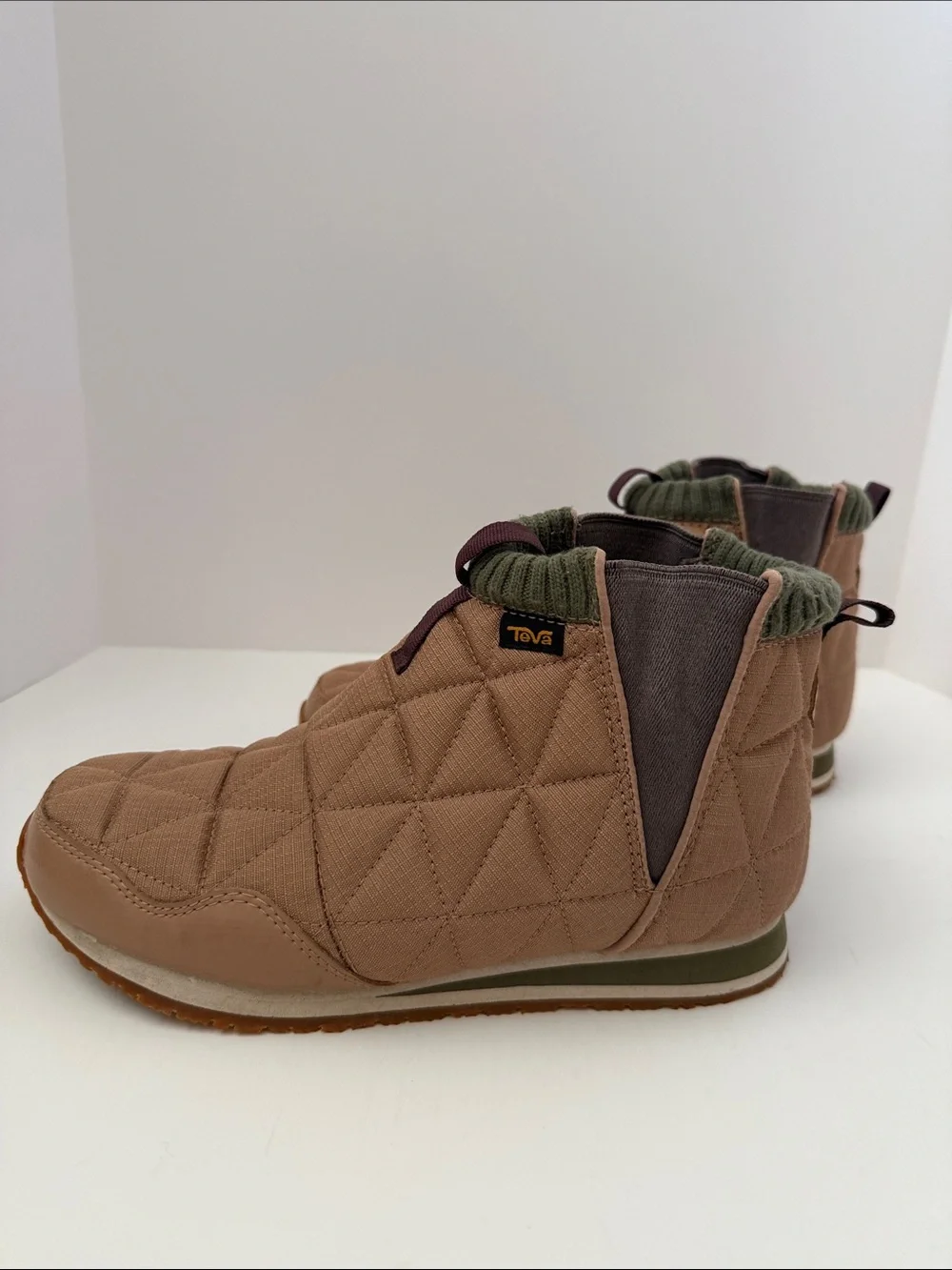 Teva Ember Commute WP Women’s 8 Waterproof Quilted Ankle Boots Tan